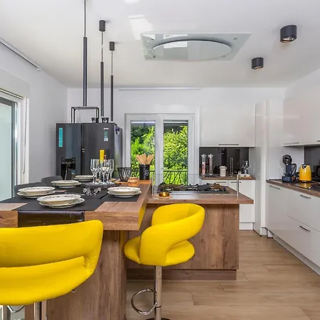 Stunning In With Wifi Apartment