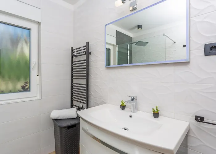 Stunning In With Wifi Apartment *
